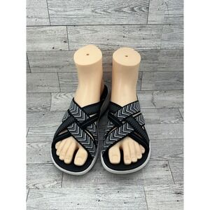 Clarks Cloudsteppers Women Size 7M Black Gray Chevron Strappy Comfort Sandals